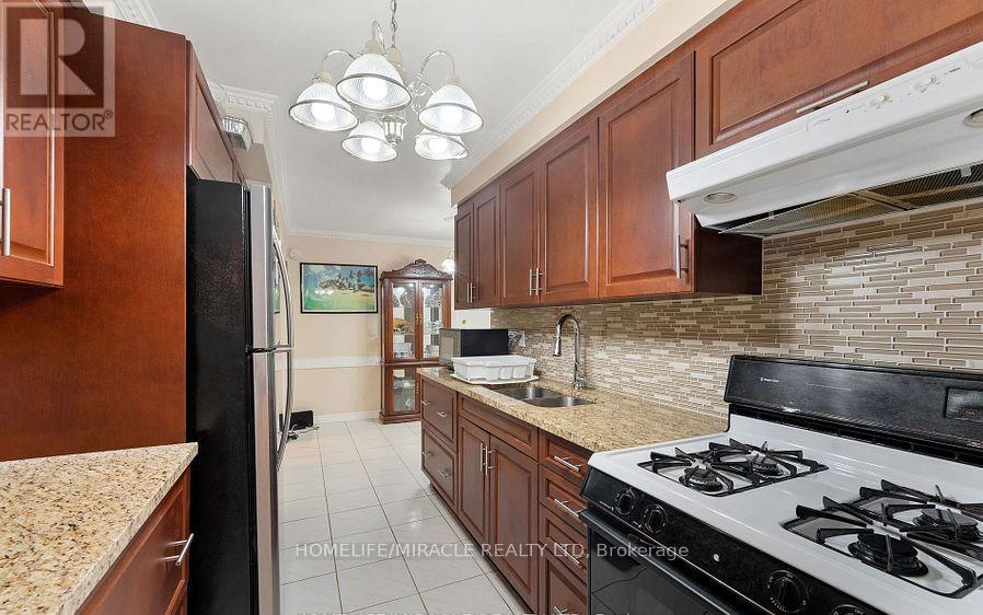 85 Autumn Boulevard, Brampton, Ontario  L6T 2W1 - Photo 9 - W12614954