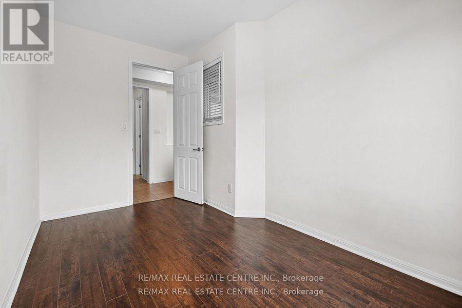 1079 Savoline Boulevard, Milton, Ontario  L9T 8N9 - Photo 8 - W12614968