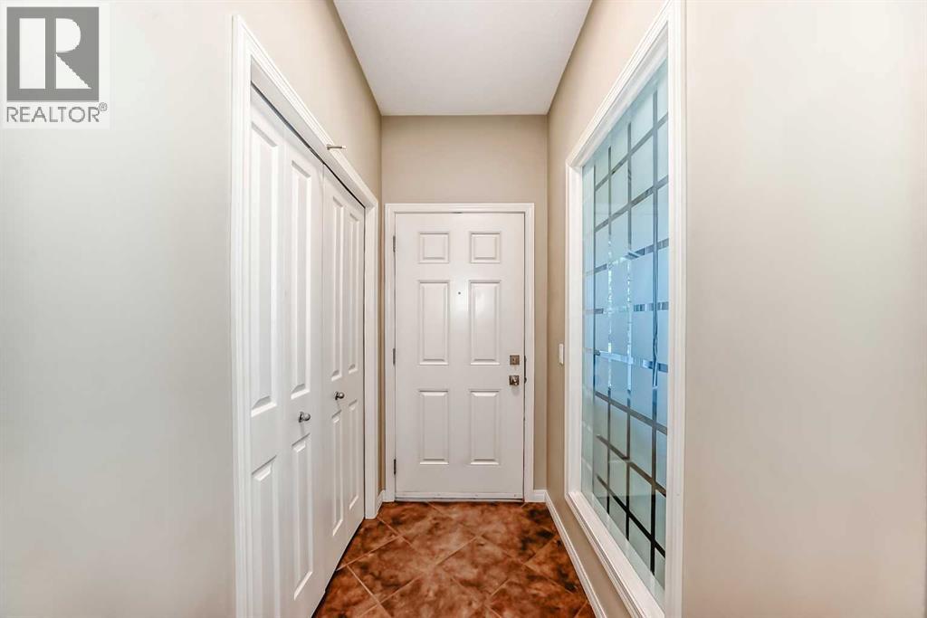 325 West Lakeview Drive, Chestermere, Alberta  T1X 1T2 - Photo 5 - A2255090