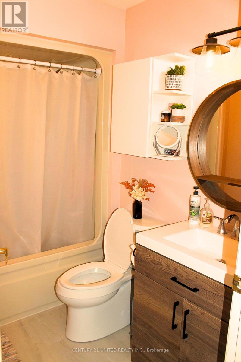 5 - 689 Whitaker Street, Peterborough, Ontario  K9H 7K3 - Photo 11 - X12615100