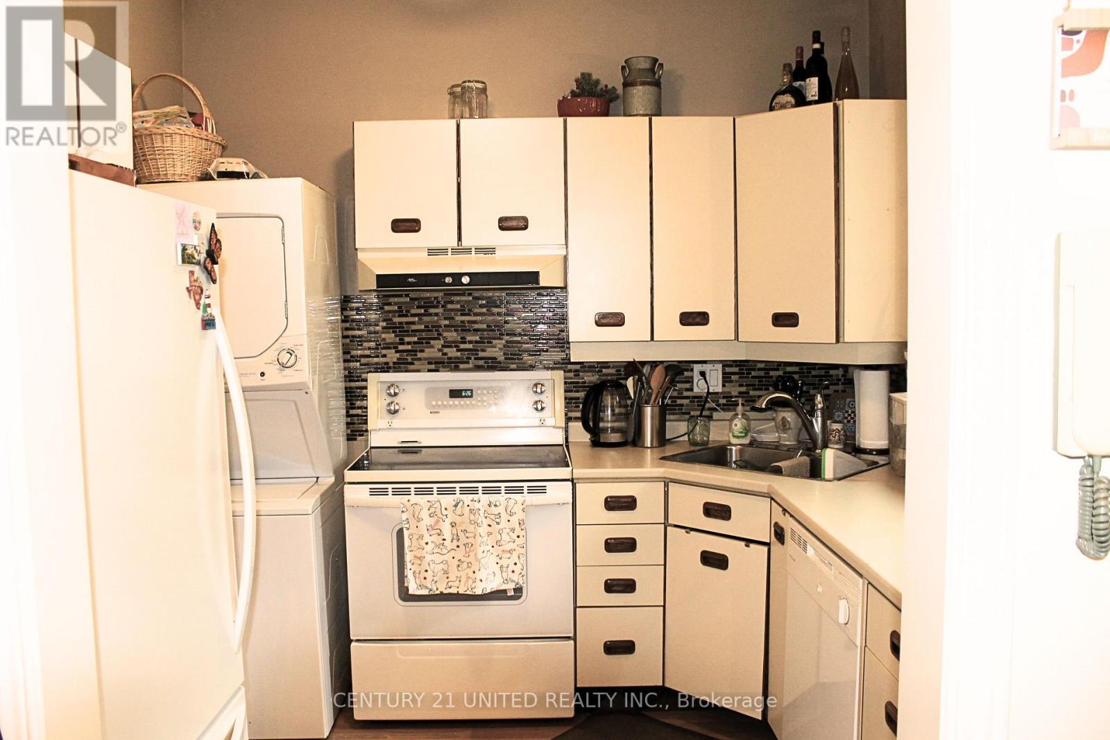 5 - 689 Whitaker Street, Peterborough, Ontario  K9H 7K3 - Photo 3 - X12615100