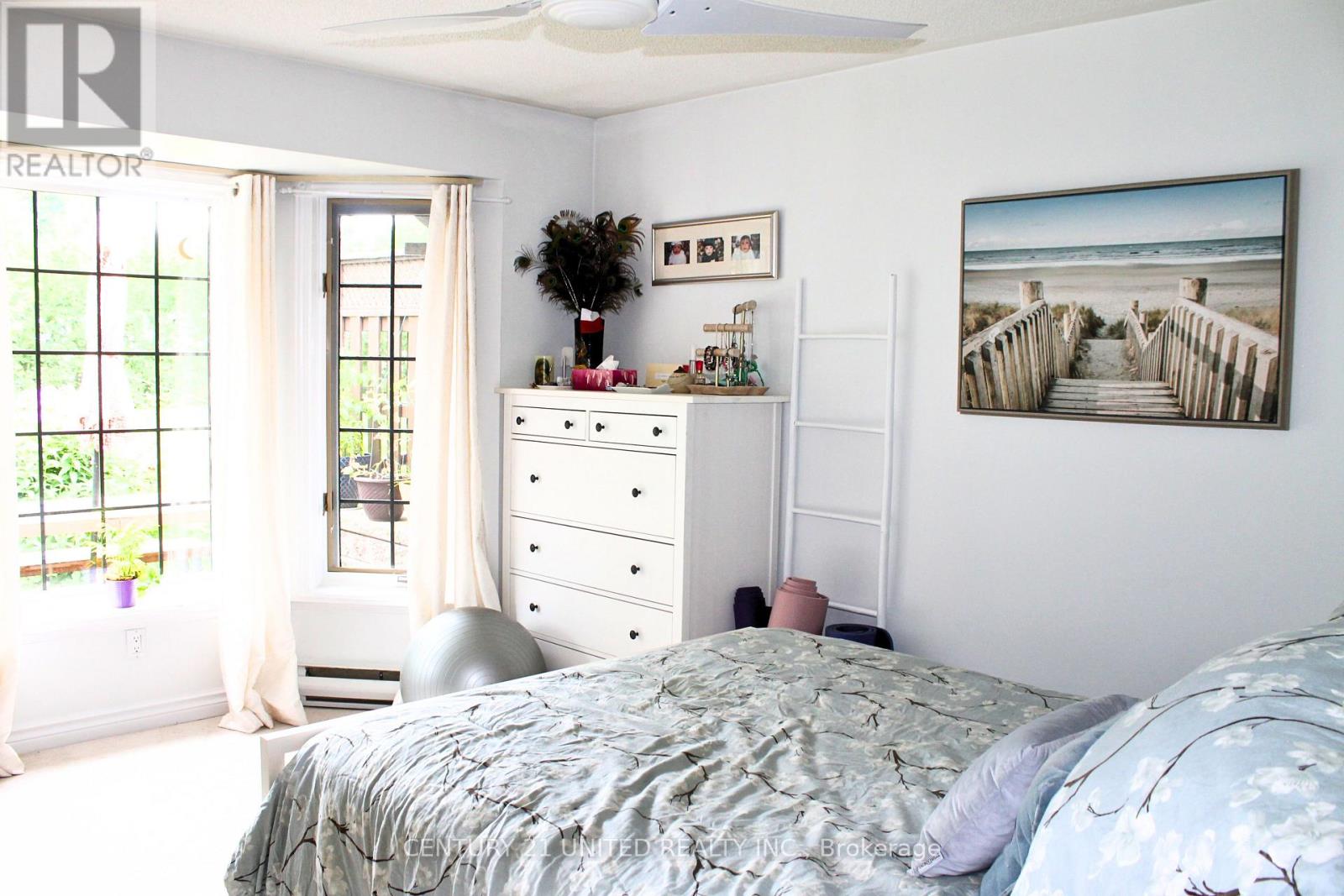 5 - 689 Whitaker Street, Peterborough, Ontario  K9H 7K3 - Photo 8 - X12615100