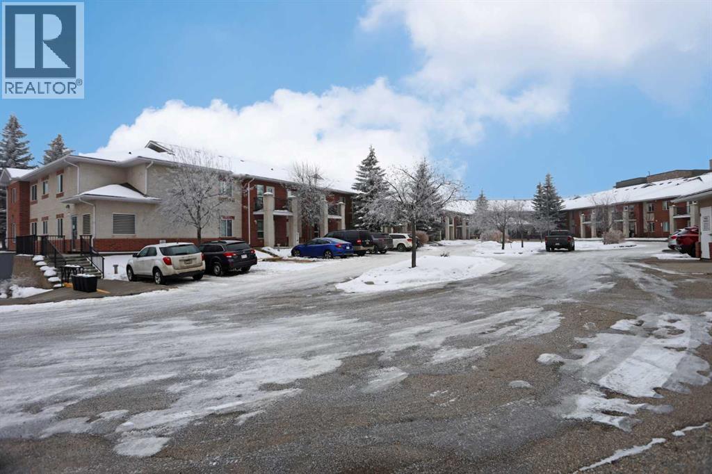 233, 550 Prominence Rise Sw, Calgary, Alberta  T3H 5J1 - Photo 1 - A2272326