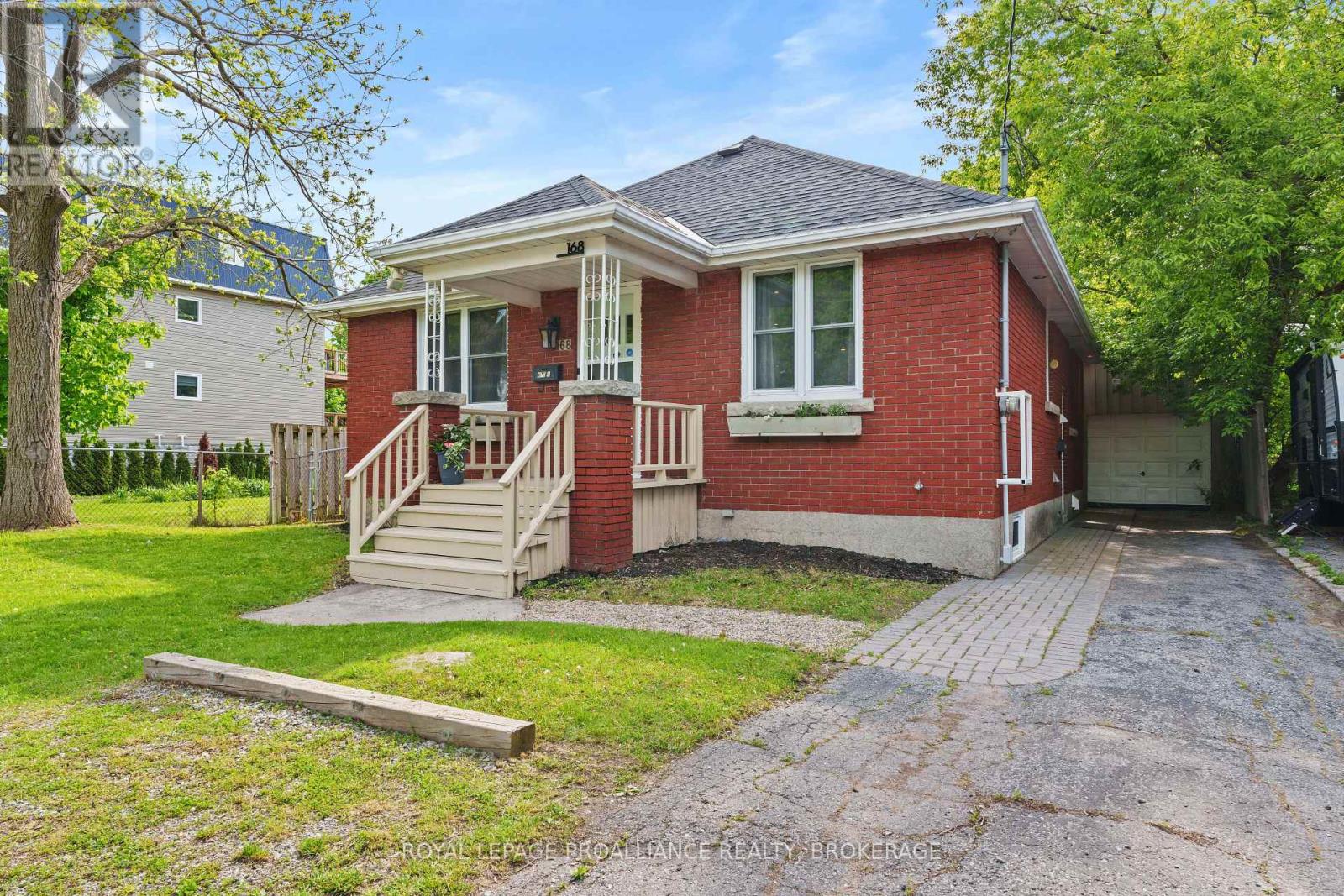 168 Macdonnell Street, Kingston (Central City East), Ontario  K7L 4B8 - Photo 2 - X12615044