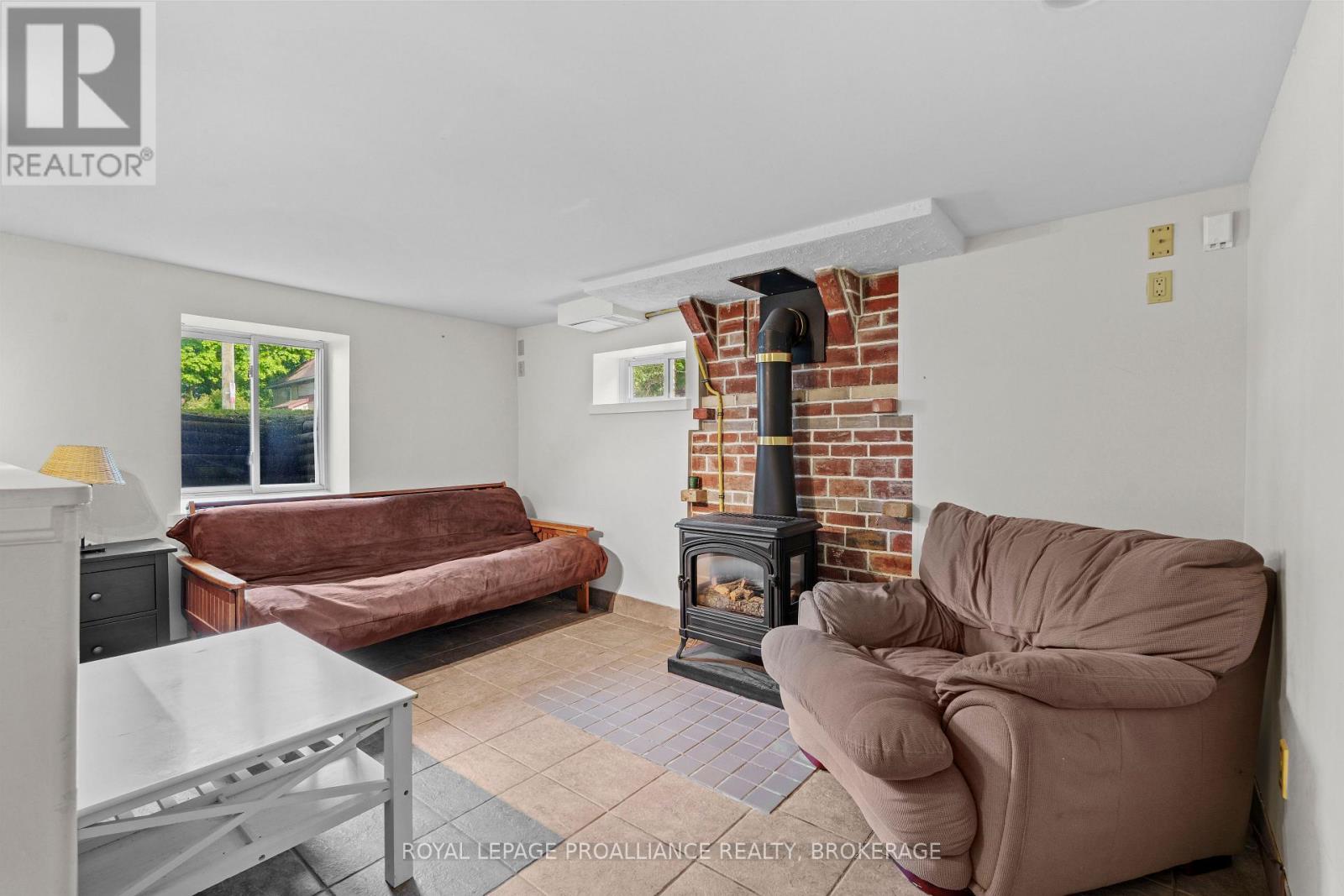 168 Macdonnell Street, Kingston (Central City East), Ontario  K7L 4B8 - Photo 23 - X12615044