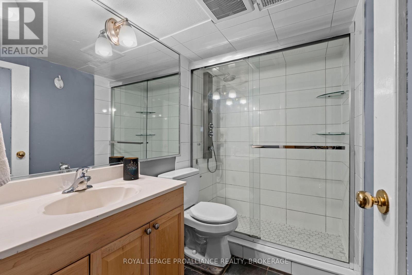 168 Macdonnell Street, Kingston (Central City East), Ontario  K7L 4B8 - Photo 29 - X12615044