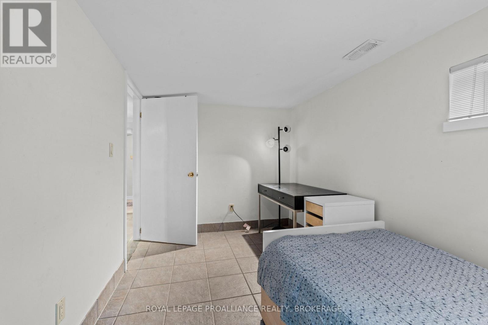 168 Macdonnell Street, Kingston (Central City East), Ontario  K7L 4B8 - Photo 32 - X12615044