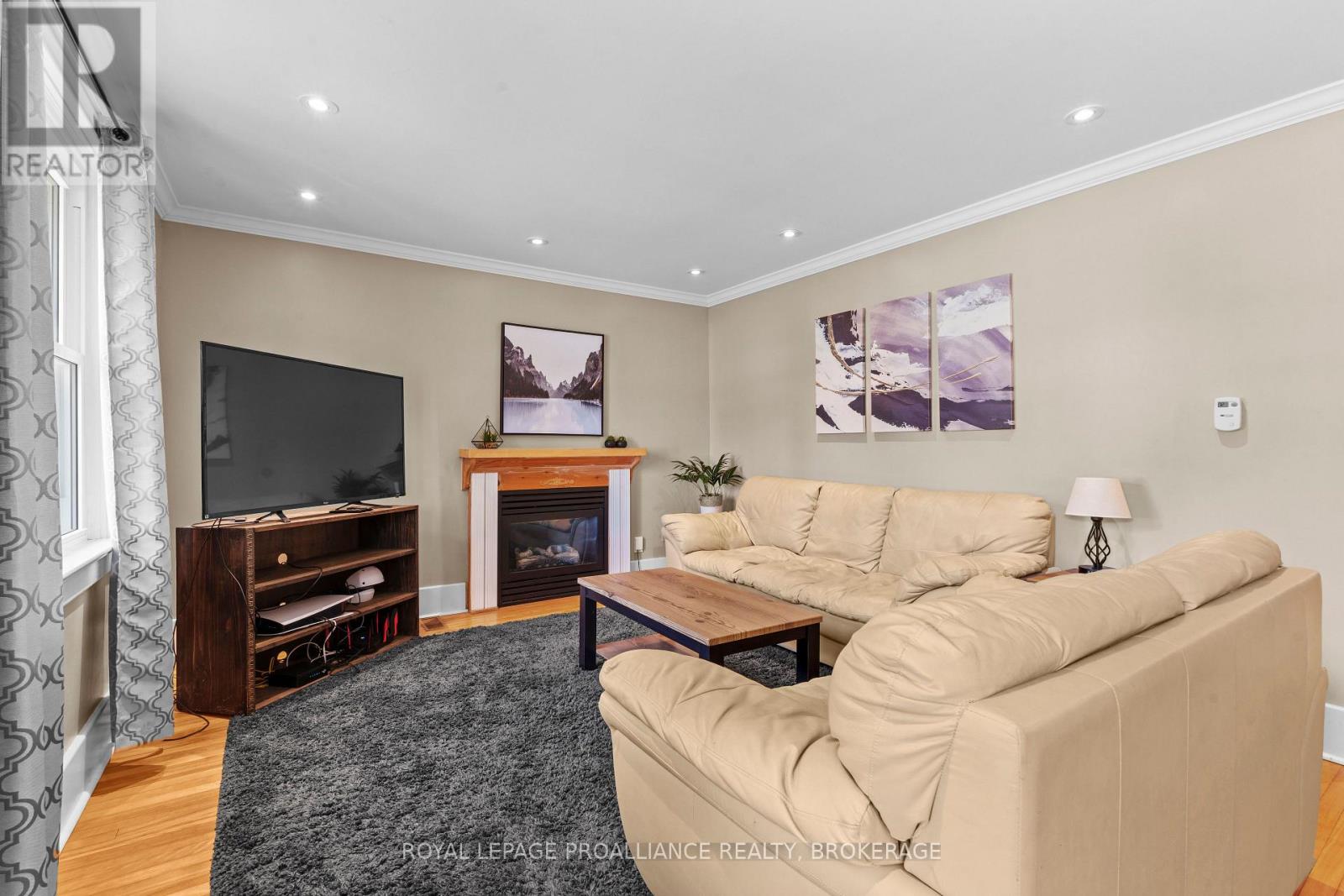 168 Macdonnell Street, Kingston (Central City East), Ontario  K7L 4B8 - Photo 8 - X12615044