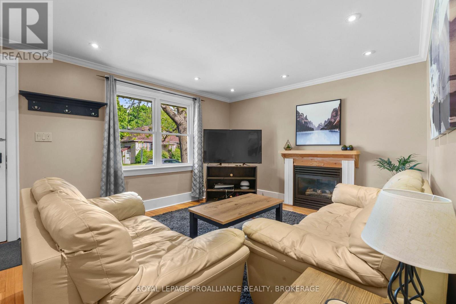 168 Macdonnell Street, Kingston (Central City East), Ontario  K7L 4B8 - Photo 9 - X12615044