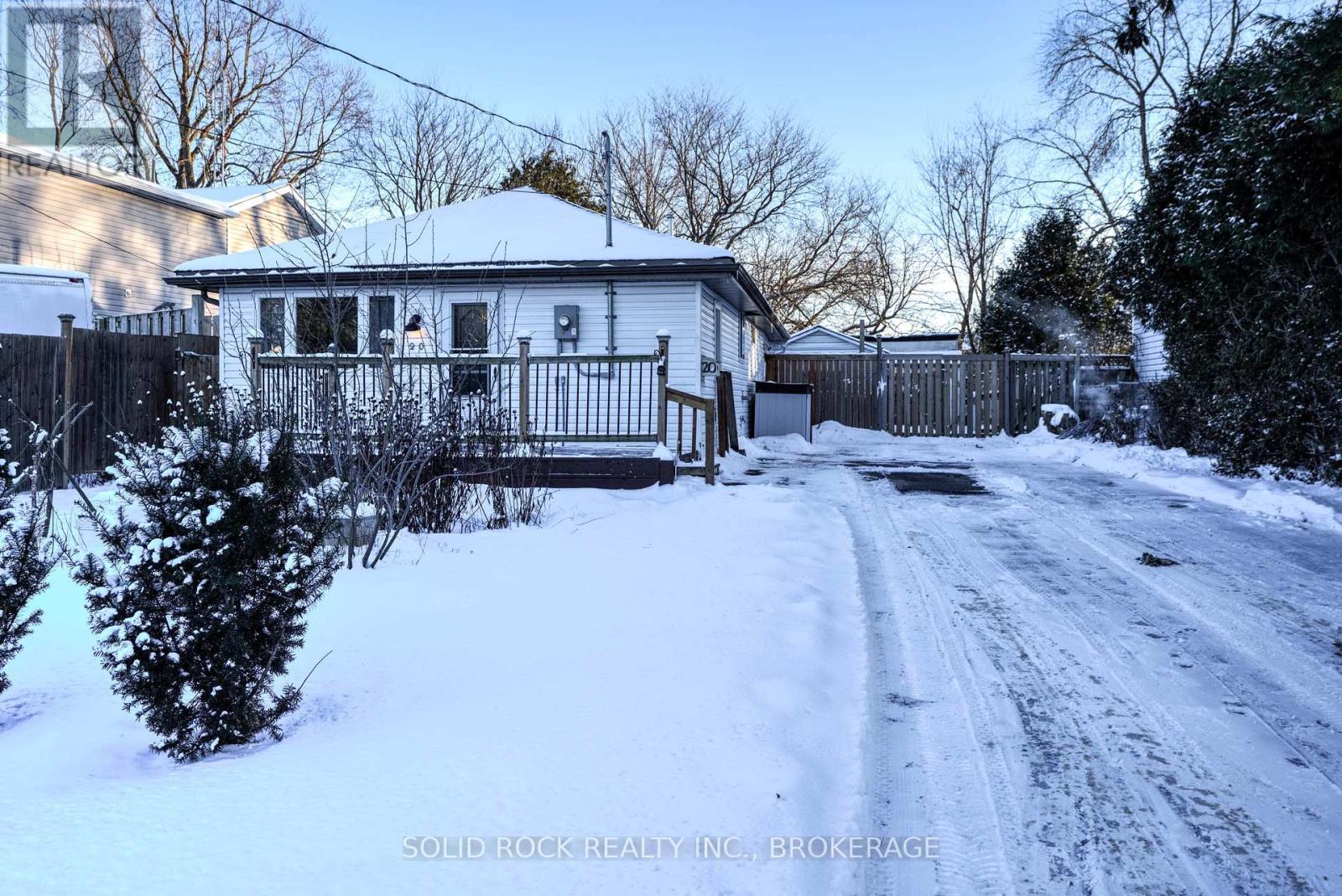 20 Maccauley Street, Kingston (Rideau), Ontario  K7K 2V5 - Photo 1 - X12615052