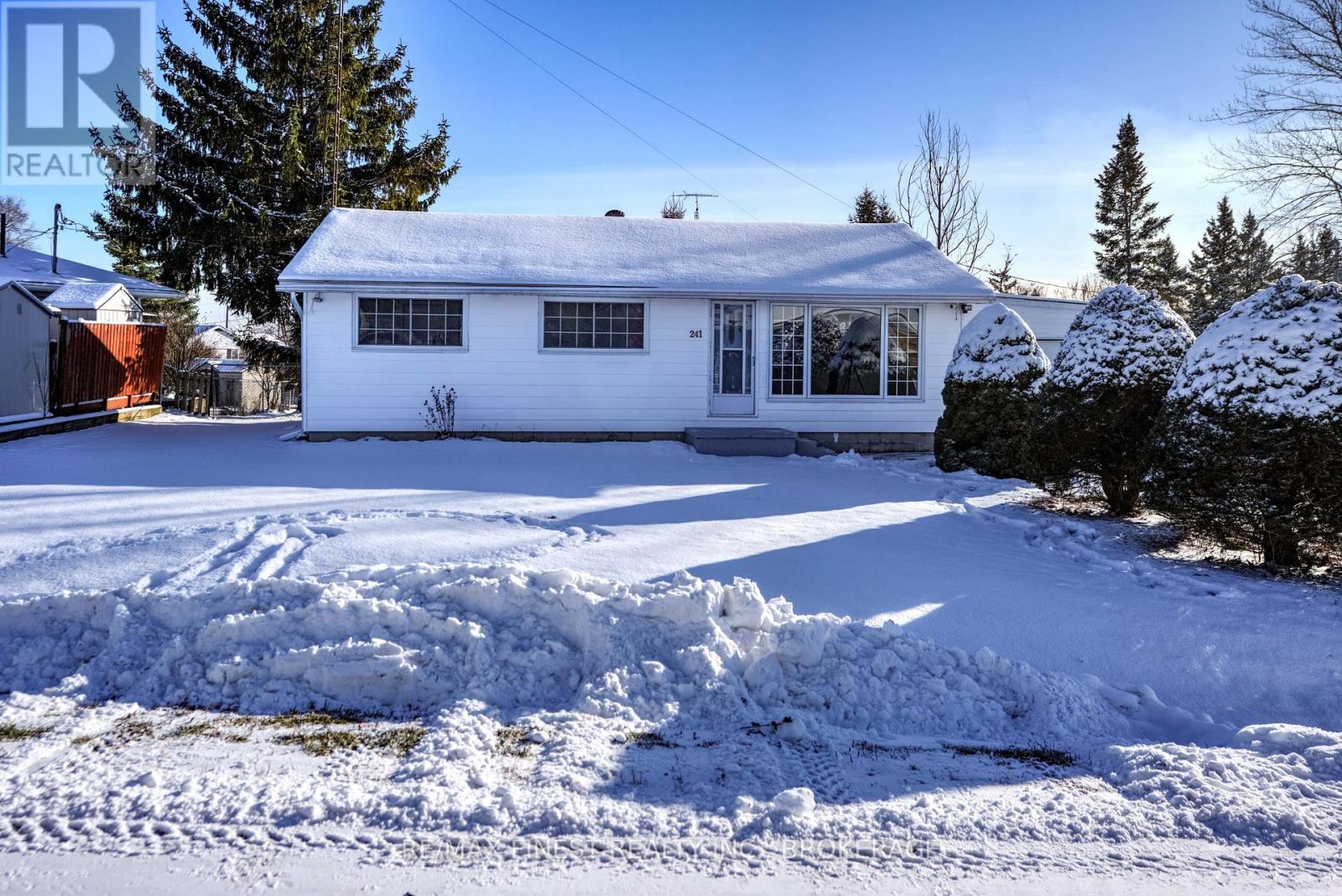 241 LAKEVIEW ROAD, Loyalist, Ontario