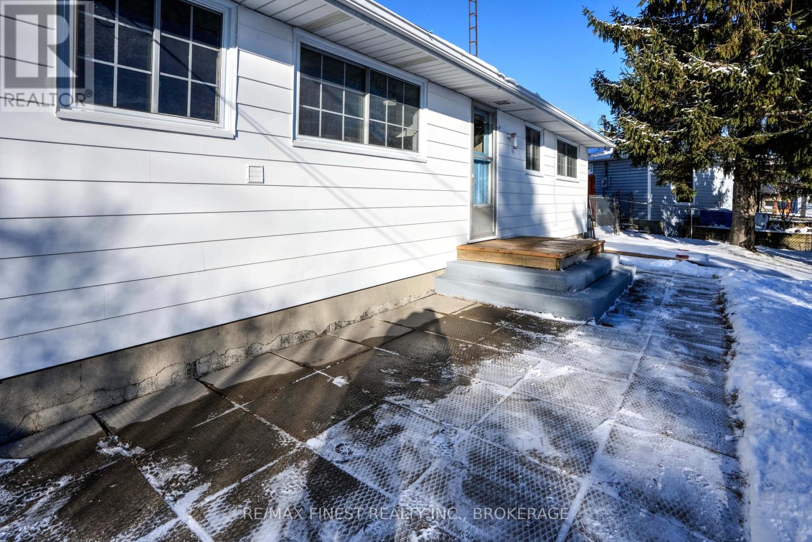 241 Lakeview Road, Loyalist, Ontario  K0H 1G0 - Photo 38 - X12615150