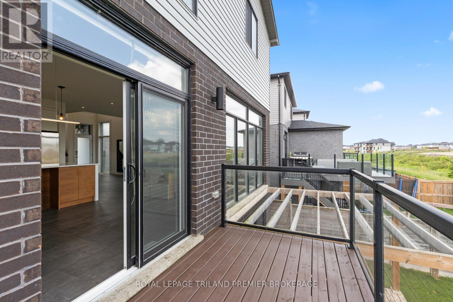 2054 Wateroak Drive, London North, Ontario  N6G 5B4 - Photo 17 - X12615124