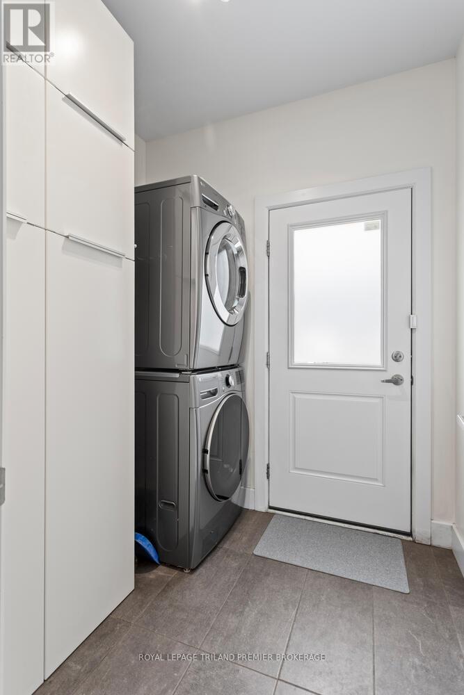 2054 Wateroak Drive, London North, Ontario  N6G 5B4 - Photo 18 - X12615124