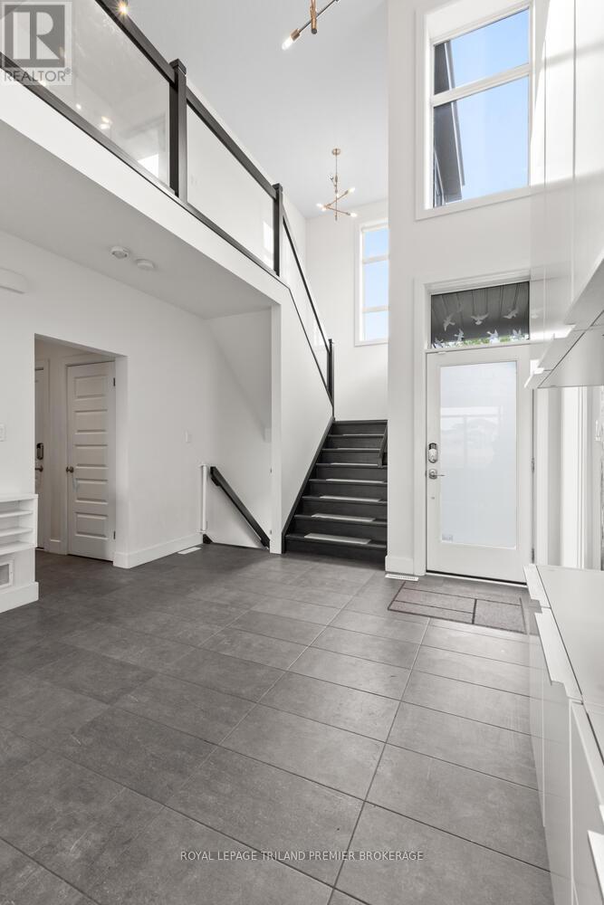 2054 Wateroak Drive, London North, Ontario  N6G 5B4 - Photo 19 - X12615124