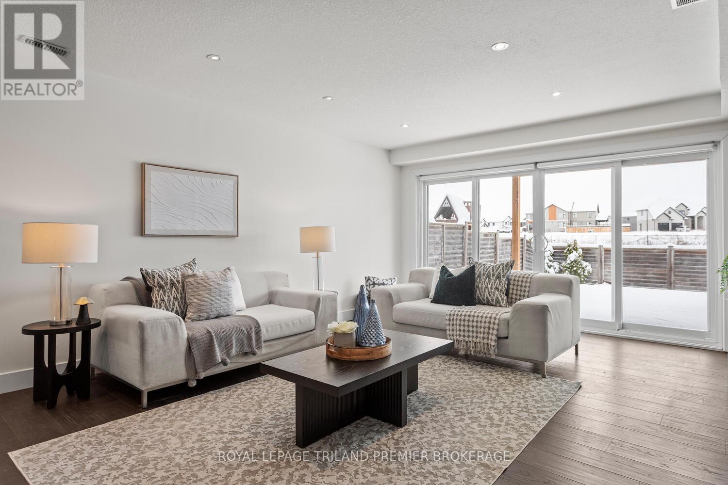 2054 Wateroak Drive, London North, Ontario  N6G 5B4 - Photo 37 - X12615124