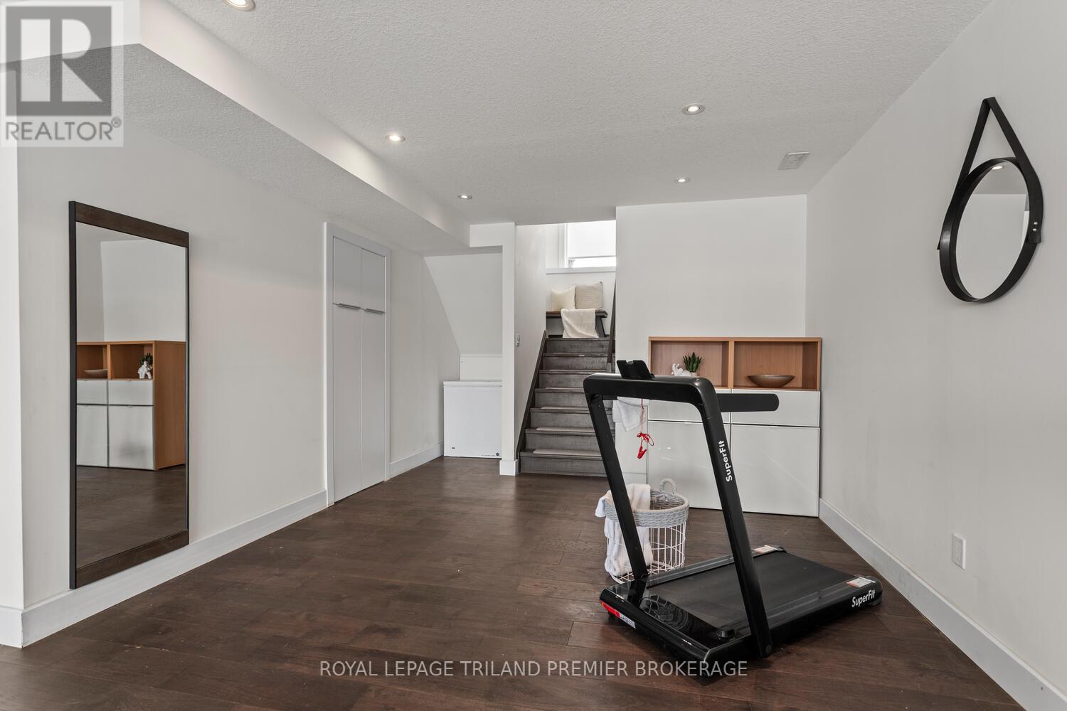 2054 Wateroak Drive, London North, Ontario  N6G 5B4 - Photo 38 - X12615124