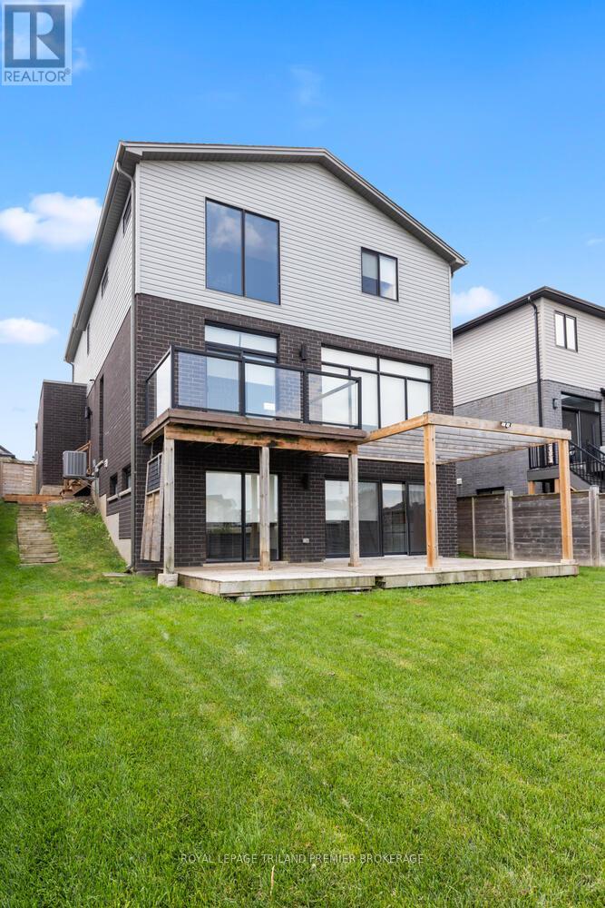 2054 Wateroak Drive, London North, Ontario  N6G 5B4 - Photo 44 - X12615124