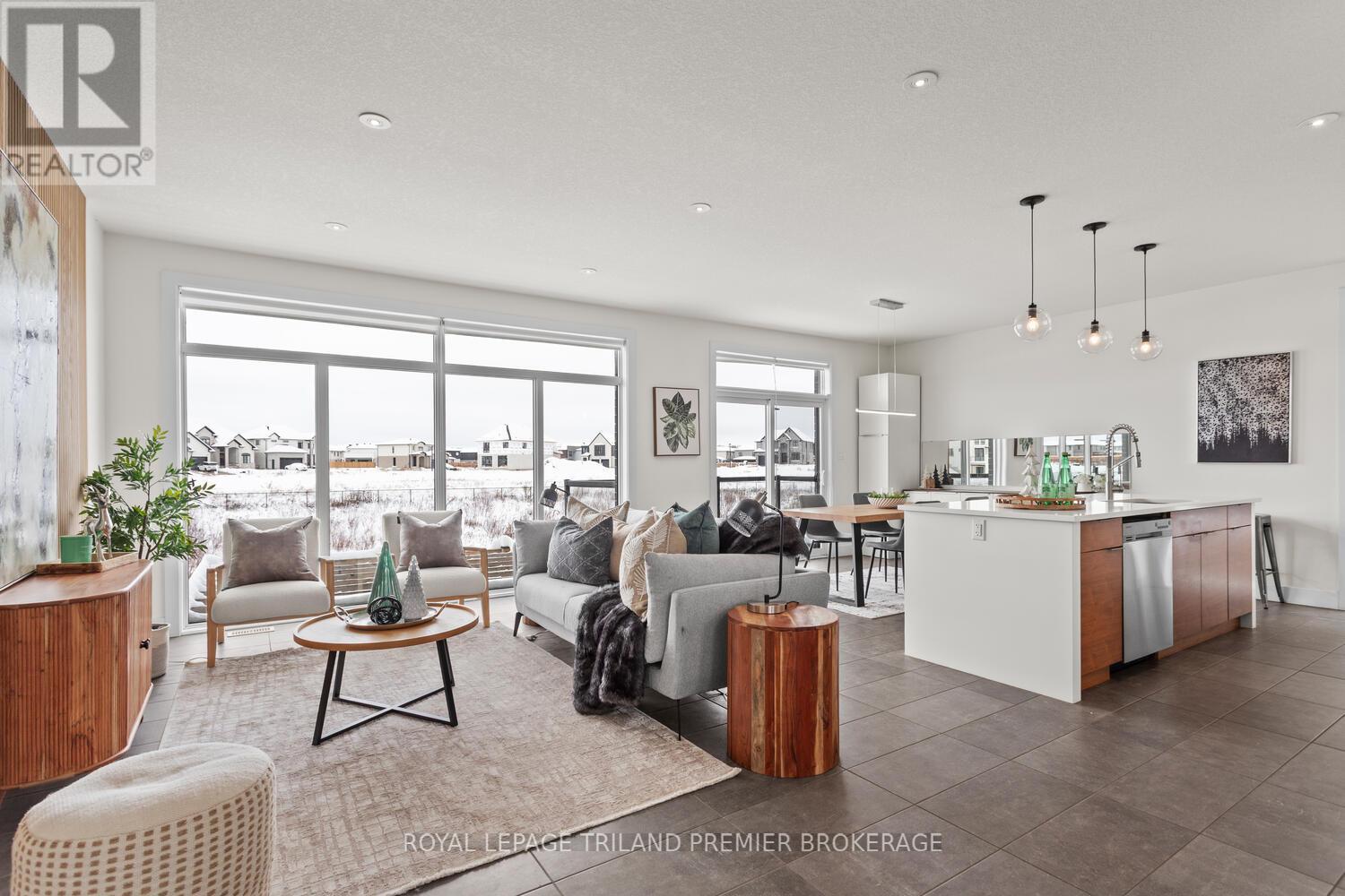 2054 Wateroak Drive, London North, Ontario  N6G 5B4 - Photo 5 - X12615124