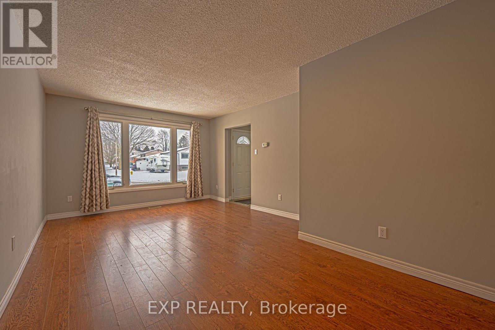 60 Witty Avenue, Ingersoll, Ontario  N5C 3P5 - Photo 4 - X12615194