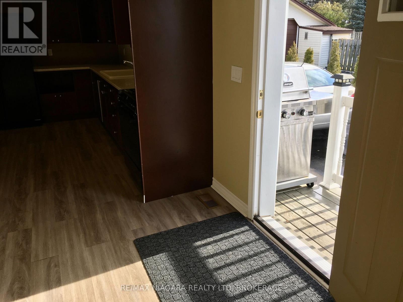 4576 Kalar Road, Niagara Falls, Ontario L2H 1S9 - Photo 13 - X12603454