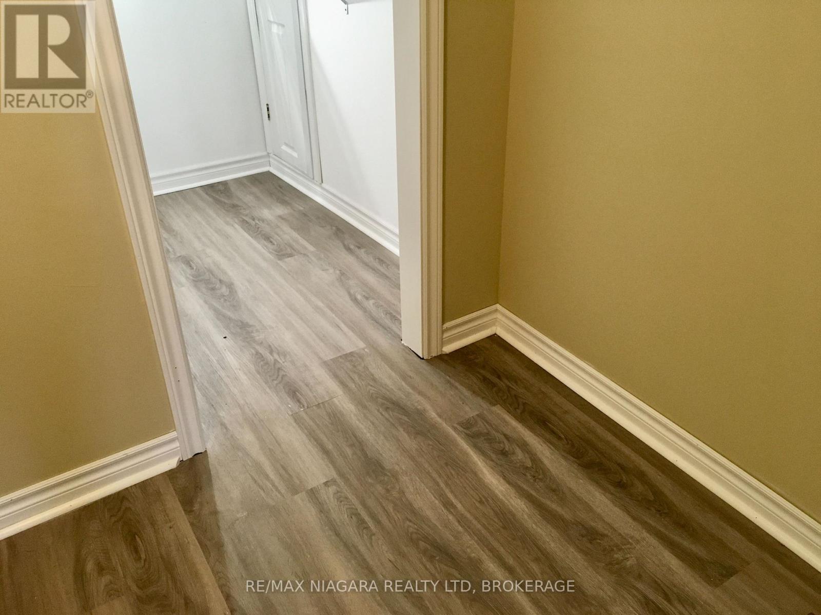 4576 Kalar Road, Niagara Falls, Ontario L2H 1S9 - Photo 35 - X12603454