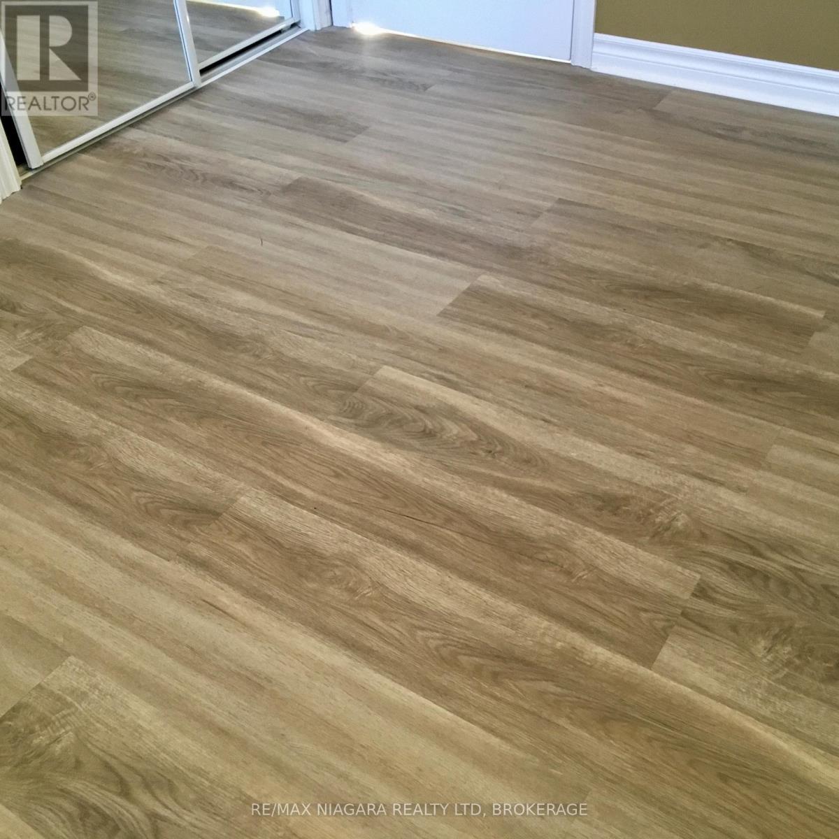 4576 Kalar Road, Niagara Falls, Ontario L2H 1S9 - Photo 18 - X12603454