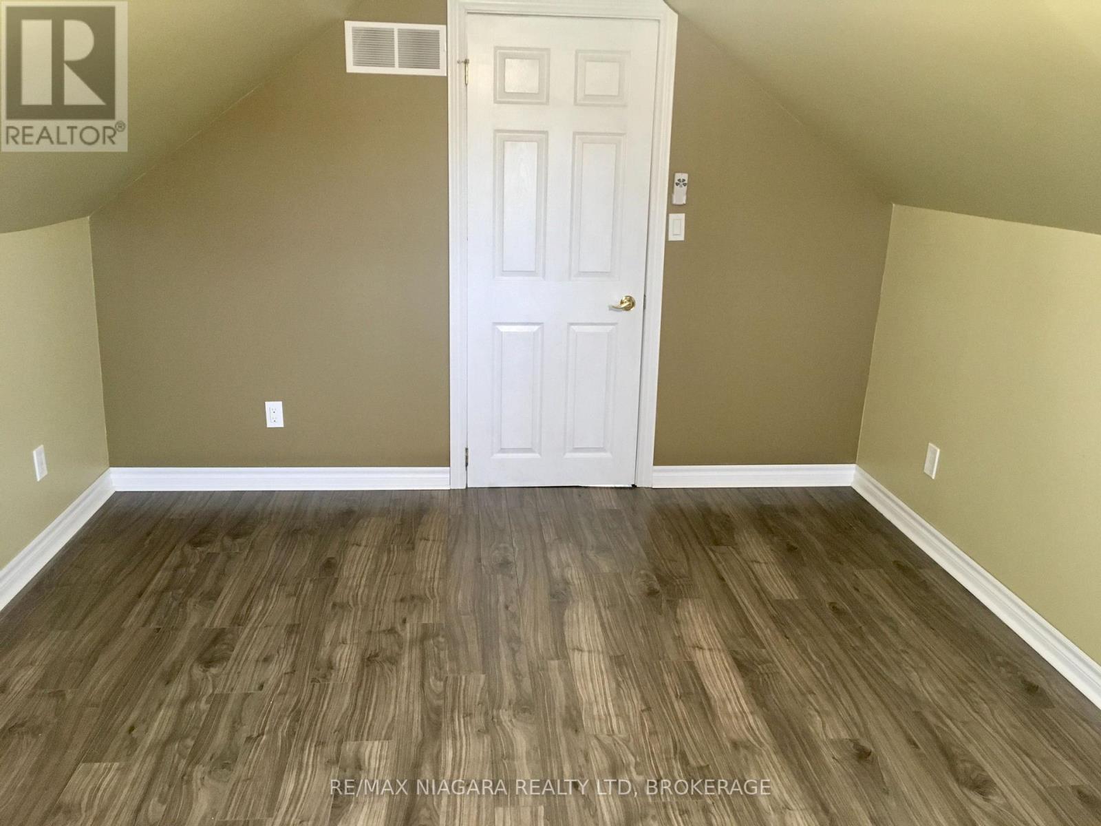 4576 Kalar Road, Niagara Falls, Ontario L2H 1S9 - Photo 30 - X12603454