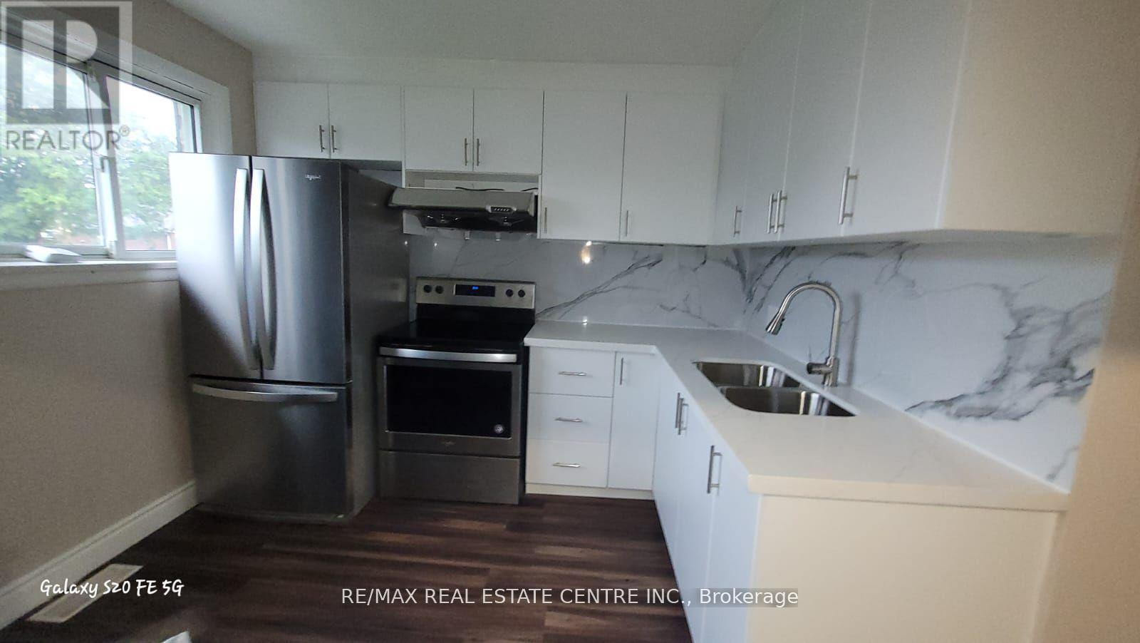 Upper - 41 Belleview Avenue E, Kitchener, Ontario  N2B 1G4 - Photo 3 - X12614962