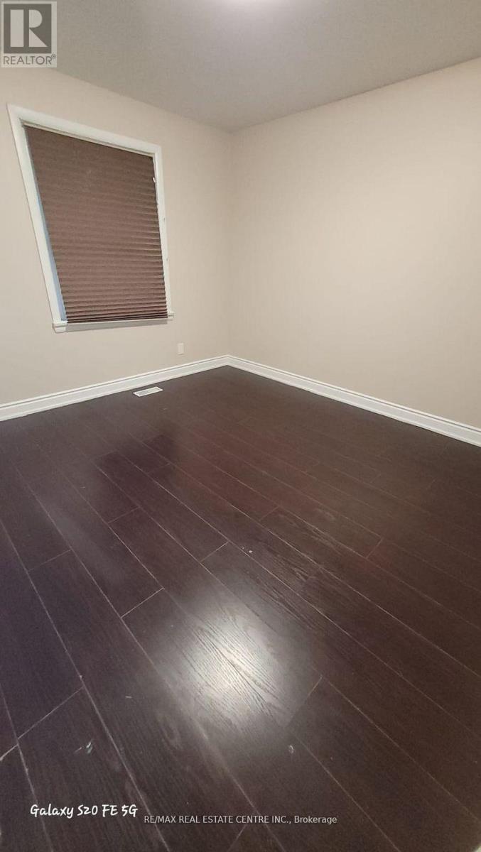 Upper - 41 Belleview Avenue E, Kitchener, Ontario  N2B 1G4 - Photo 8 - X12614962