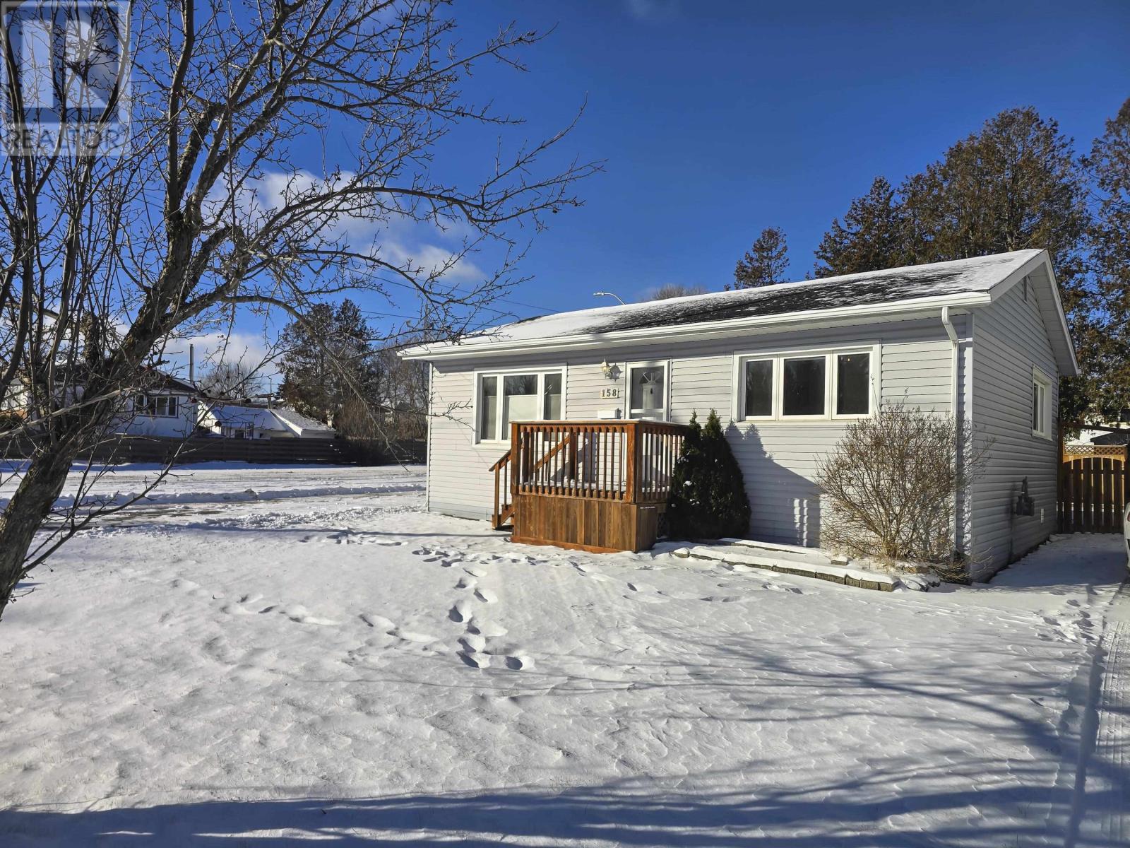 158 Carl Ave, Thunder Bay, Ontario  P7B 4Z5 - Photo 3 - TB253610