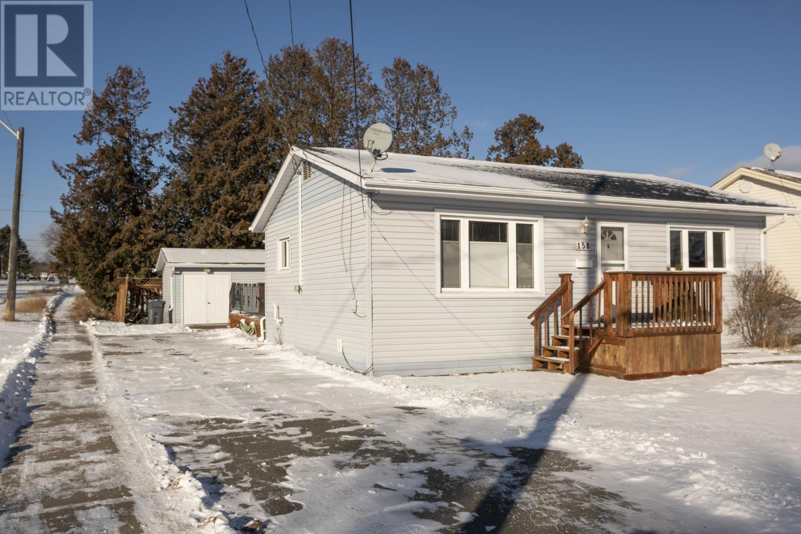 158 Carl Ave, Thunder Bay, Ontario  P7B 4Z5 - Photo 2 - TB253610