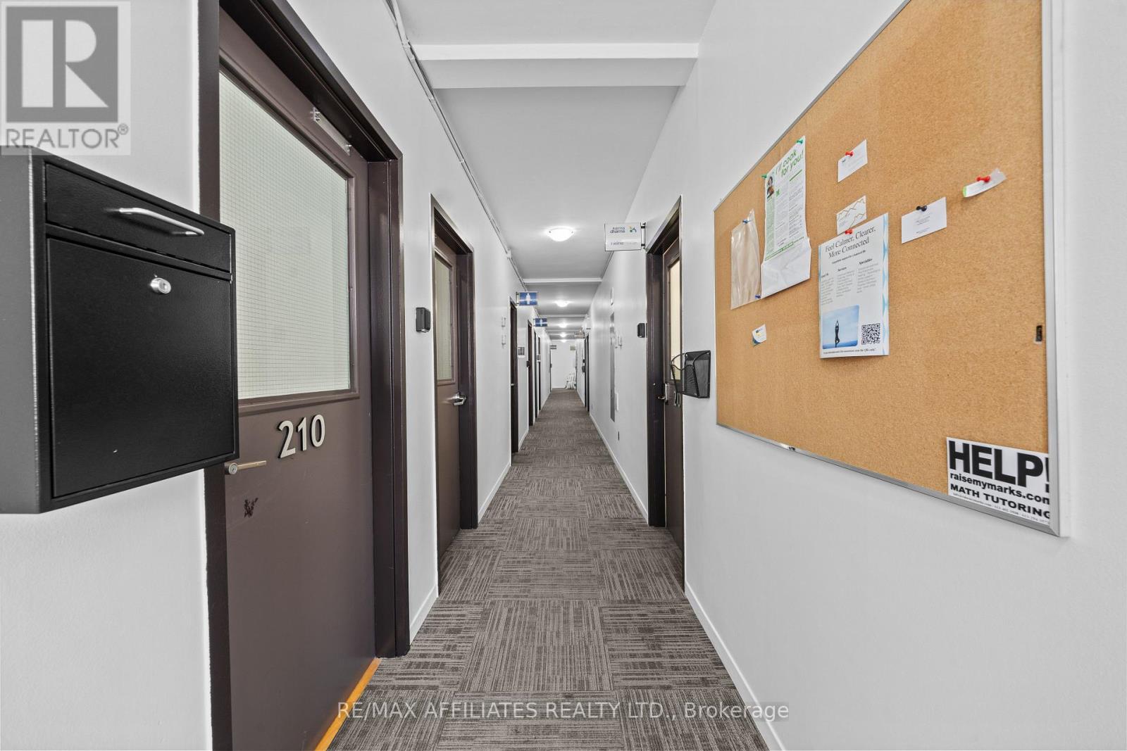 209-210 - 346 Richmond Road E, Ottawa, Ontario K2A 0E7 - Photo 11 - X12615038