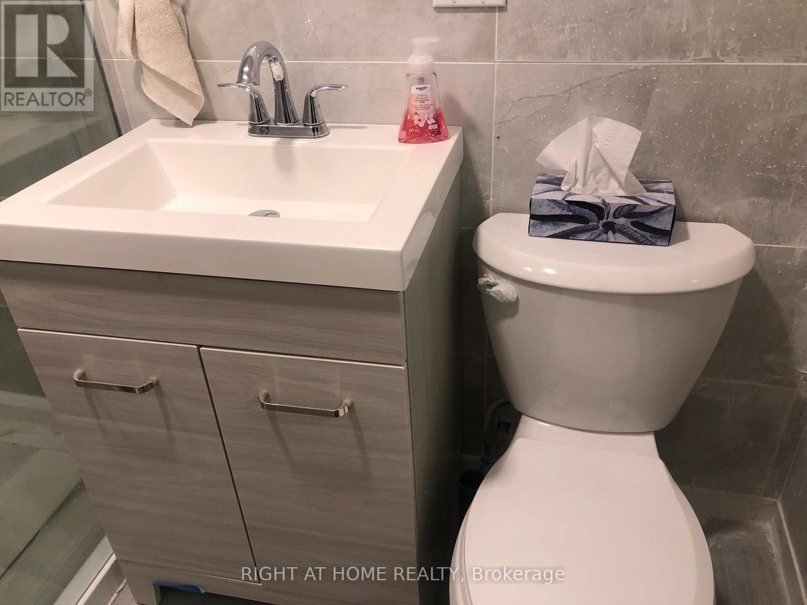 3 - 55 Glendale Avenue S, Ottawa, Ontario  K1S 1W3 - Photo 4 - X12615110