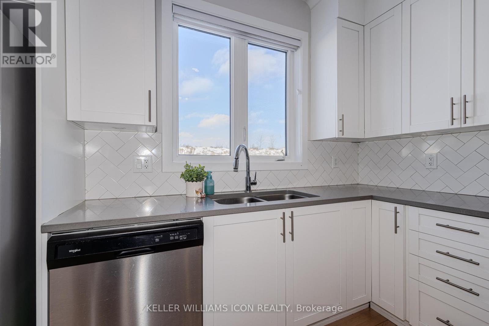 1899 Haiku Street, Ottawa, Ontario K2J 6W8 - Photo 12 - X12615114