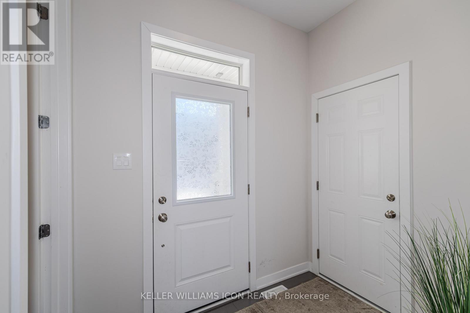 1899 Haiku Street, Ottawa, Ontario K2J 6W8 - Photo 2 - X12615114