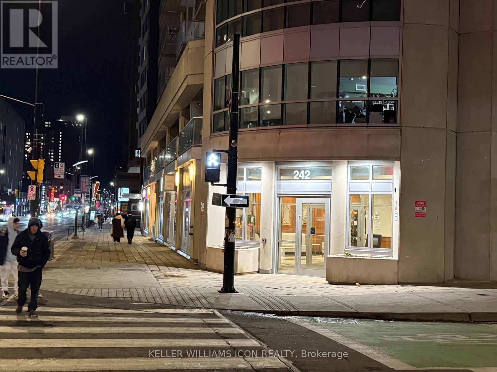 1905 - 242 Rideau Street, Ottawa, Ontario  K1N 0B7 - Photo 2 - X12615140