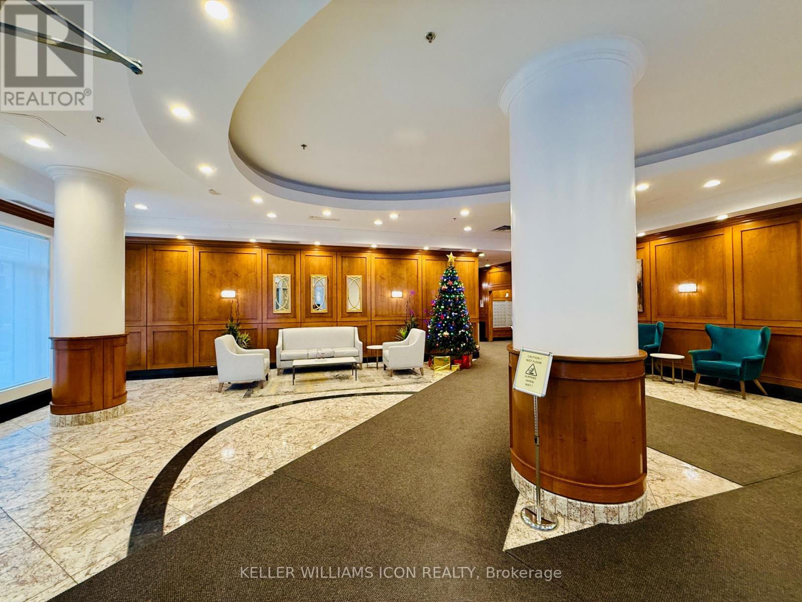 1905 - 242 Rideau Street, Ottawa, Ontario  K1N 0B7 - Photo 4 - X12615140