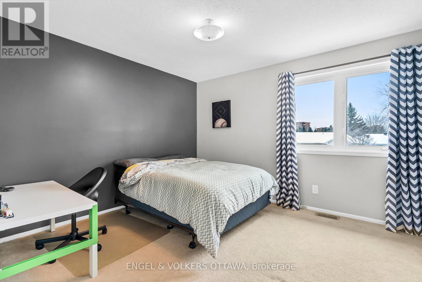 29 Valley Ridge Street, Ottawa, Ontario  K2E 7W3 - Photo 32 - X12615212