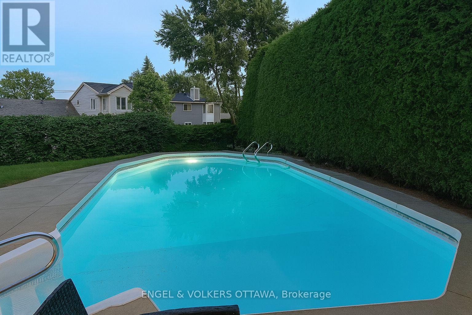 29 Valley Ridge Street, Ottawa, Ontario  K2E 7W3 - Photo 50 - X12615212