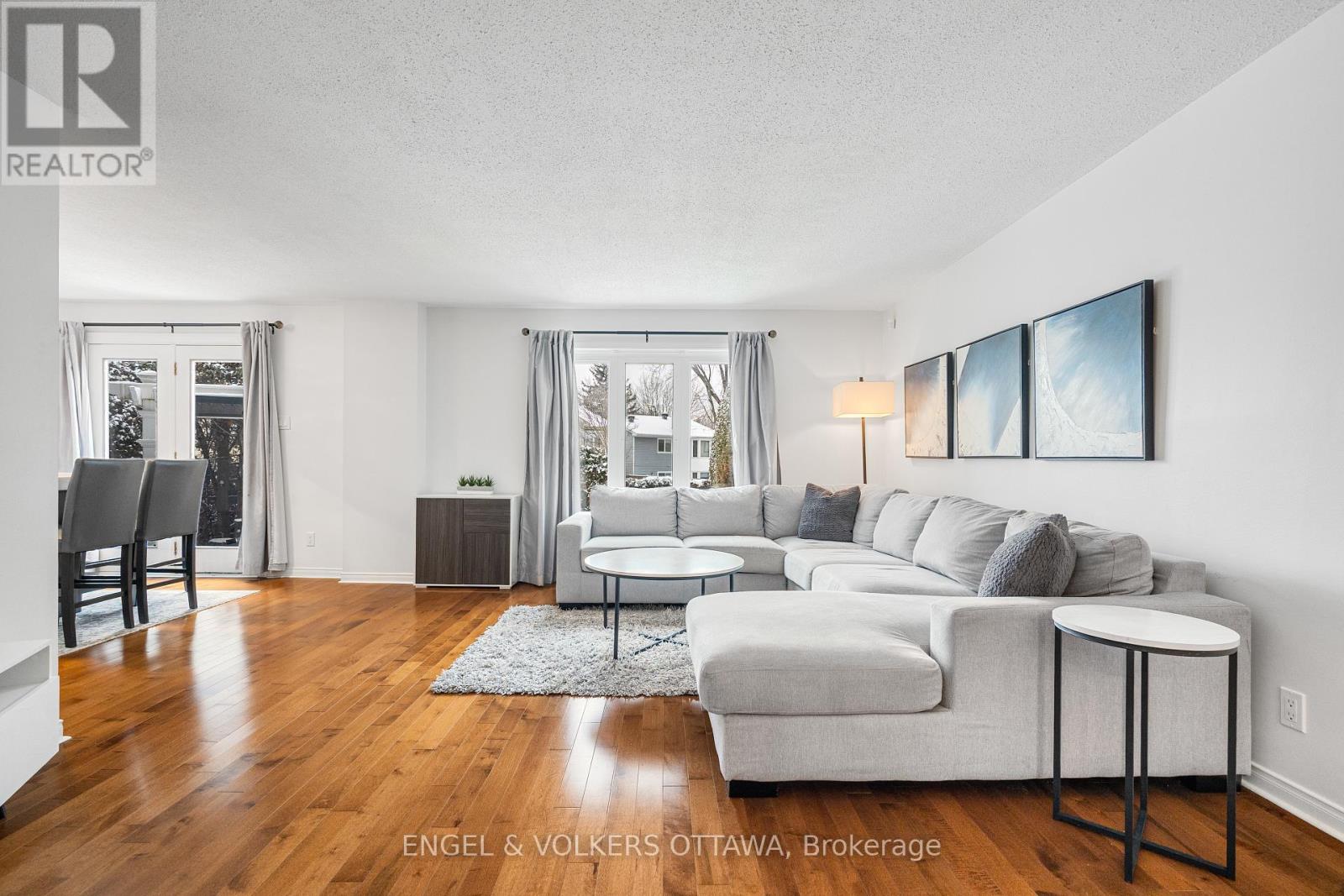 29 Valley Ridge Street, Ottawa, Ontario  K2E 7W3 - Photo 7 - X12615212