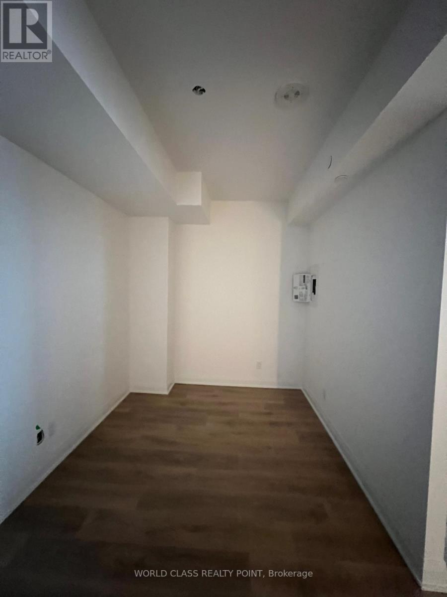 4003 - 4015 The Exchange Street, Mississauga (City Centre), Ontario  L5B 0N9 - Photo 4 - W12613896