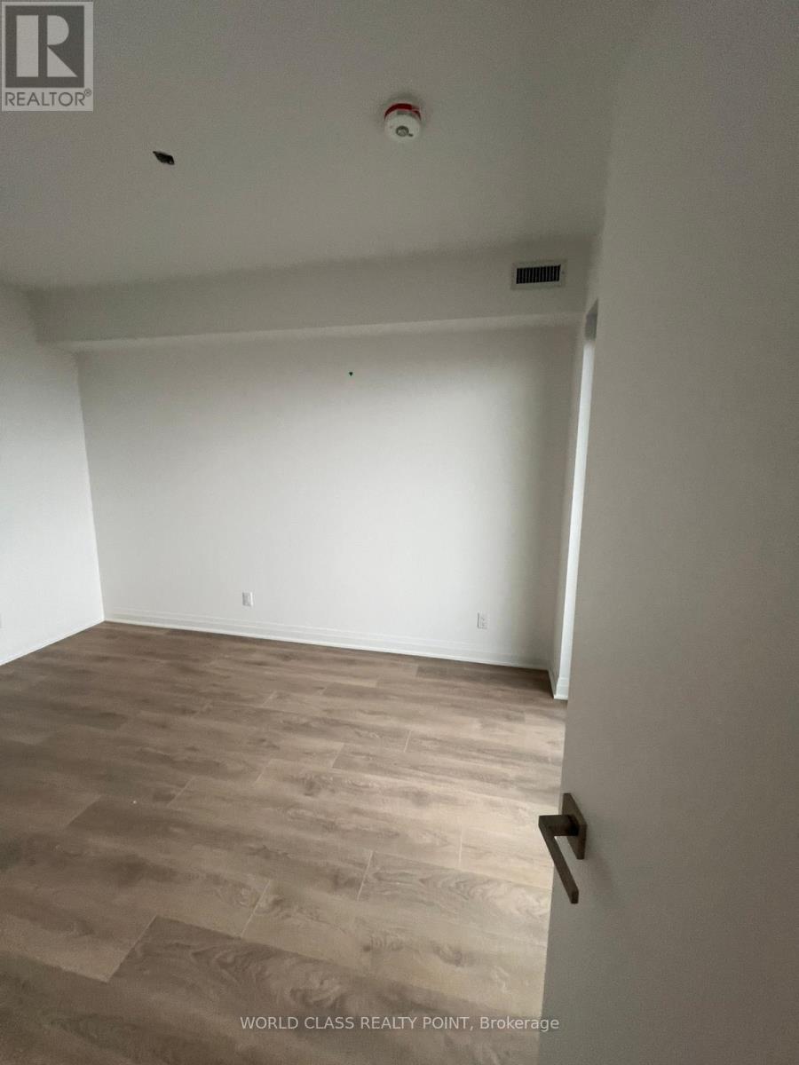 4003 - 4015 The Exchange Street, Mississauga (City Centre), Ontario  L5B 0N9 - Photo 8 - W12613896