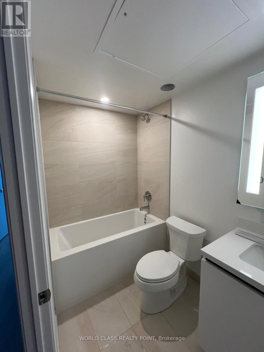 4003 - 4015 The Exchange Street, Mississauga (City Centre), Ontario  L5B 0N9 - Photo 6 - W12613896