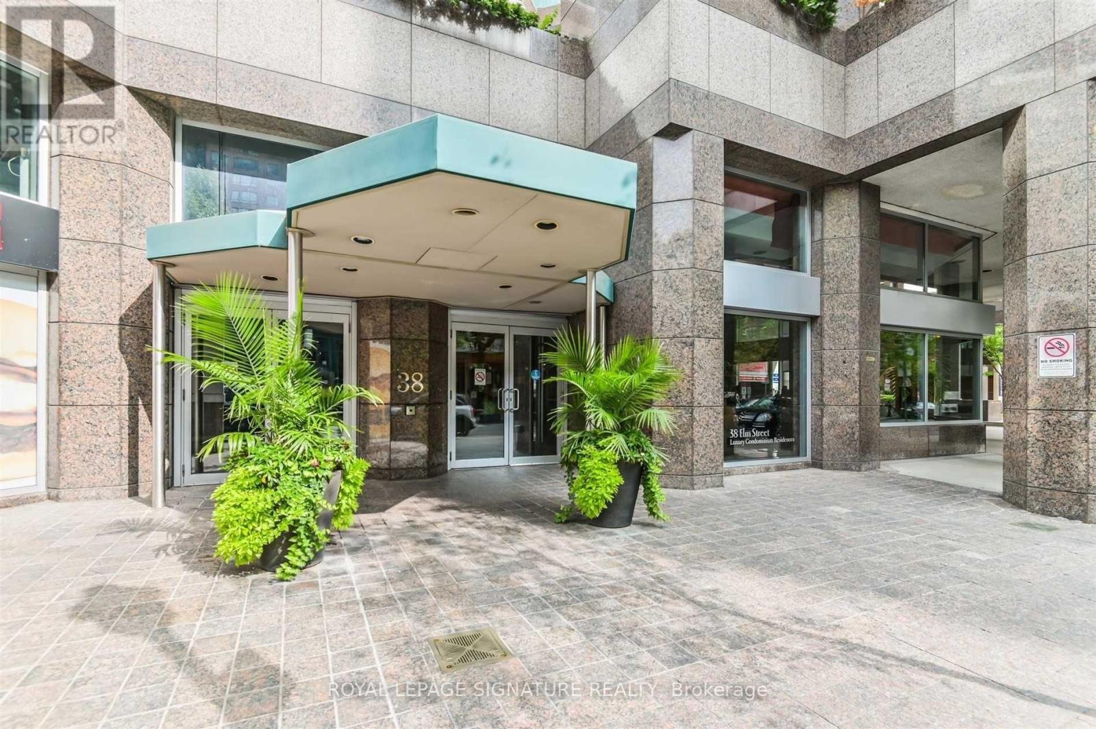 2001 - 38 Elm Street, Toronto, Ontario  M5G 2K5 - Photo 2 - C12615060