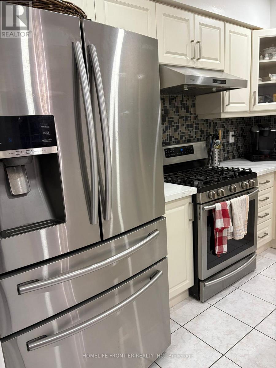 106 Casabel Drive W, Vaughan, Ontario  L6A 3L8 - Photo 7 - N12597238