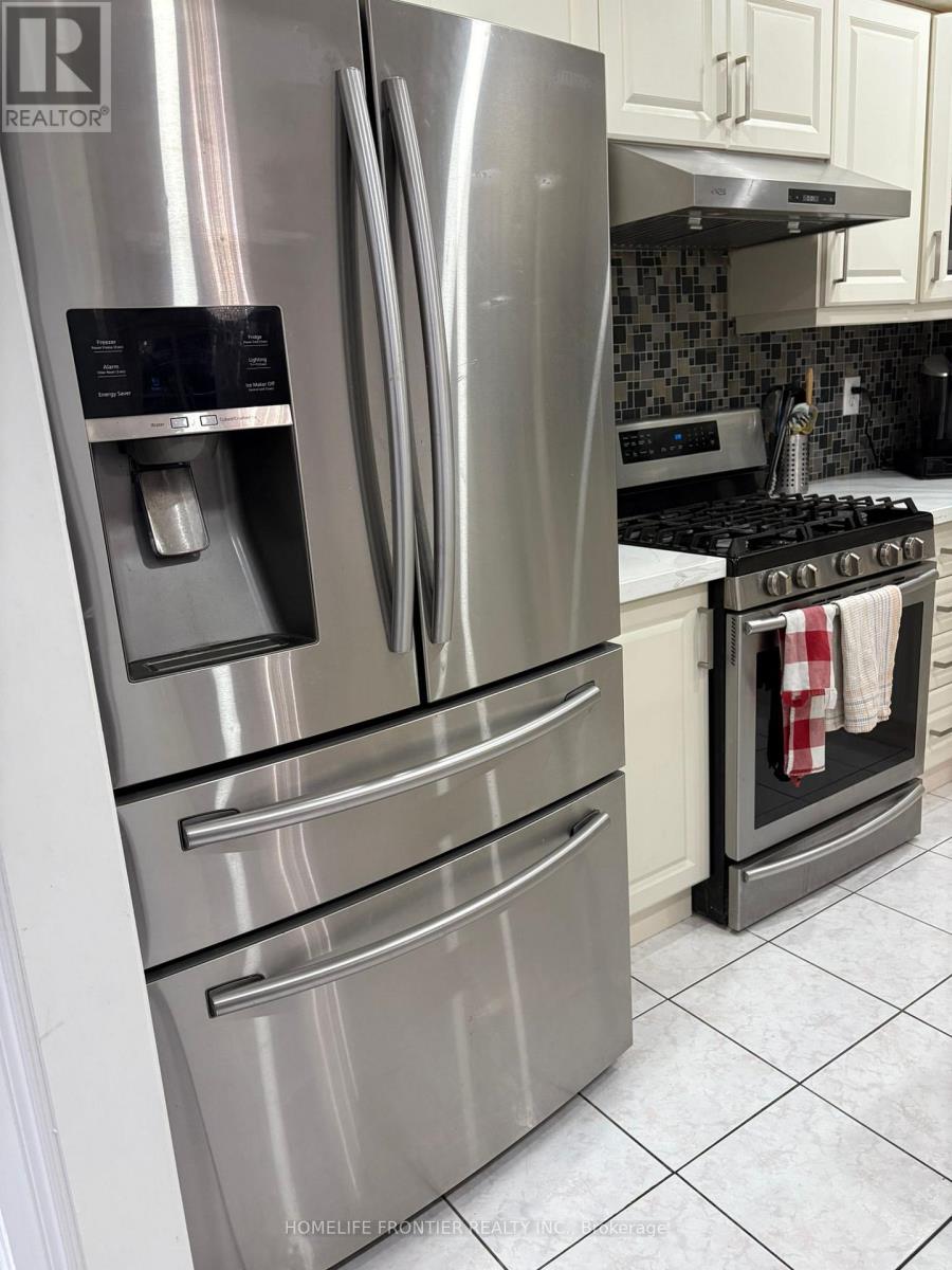 106 Casabel Drive W, Vaughan, Ontario  L6A 3L8 - Photo 6 - N12597238