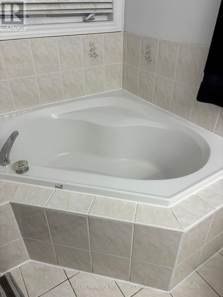 106 Casabel Drive W, Vaughan, Ontario  L6A 3L8 - Photo 38 - N12597238