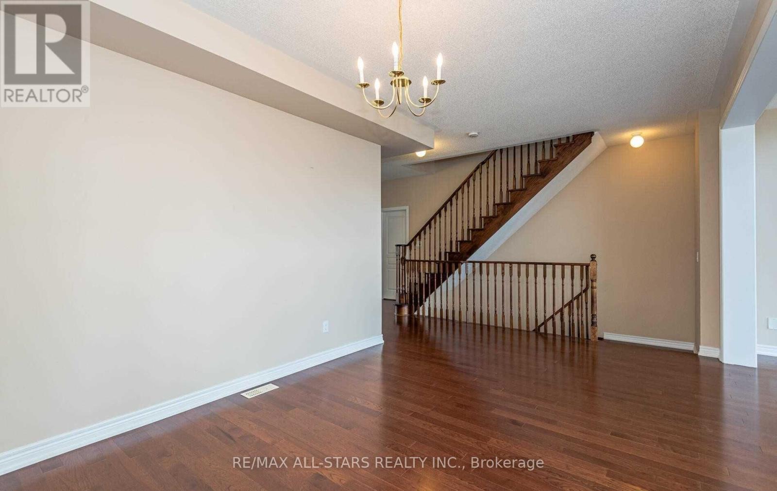 20 Beechener Street, Georgina, Ontario  L0E 1R0 - Photo 15 - N12615046