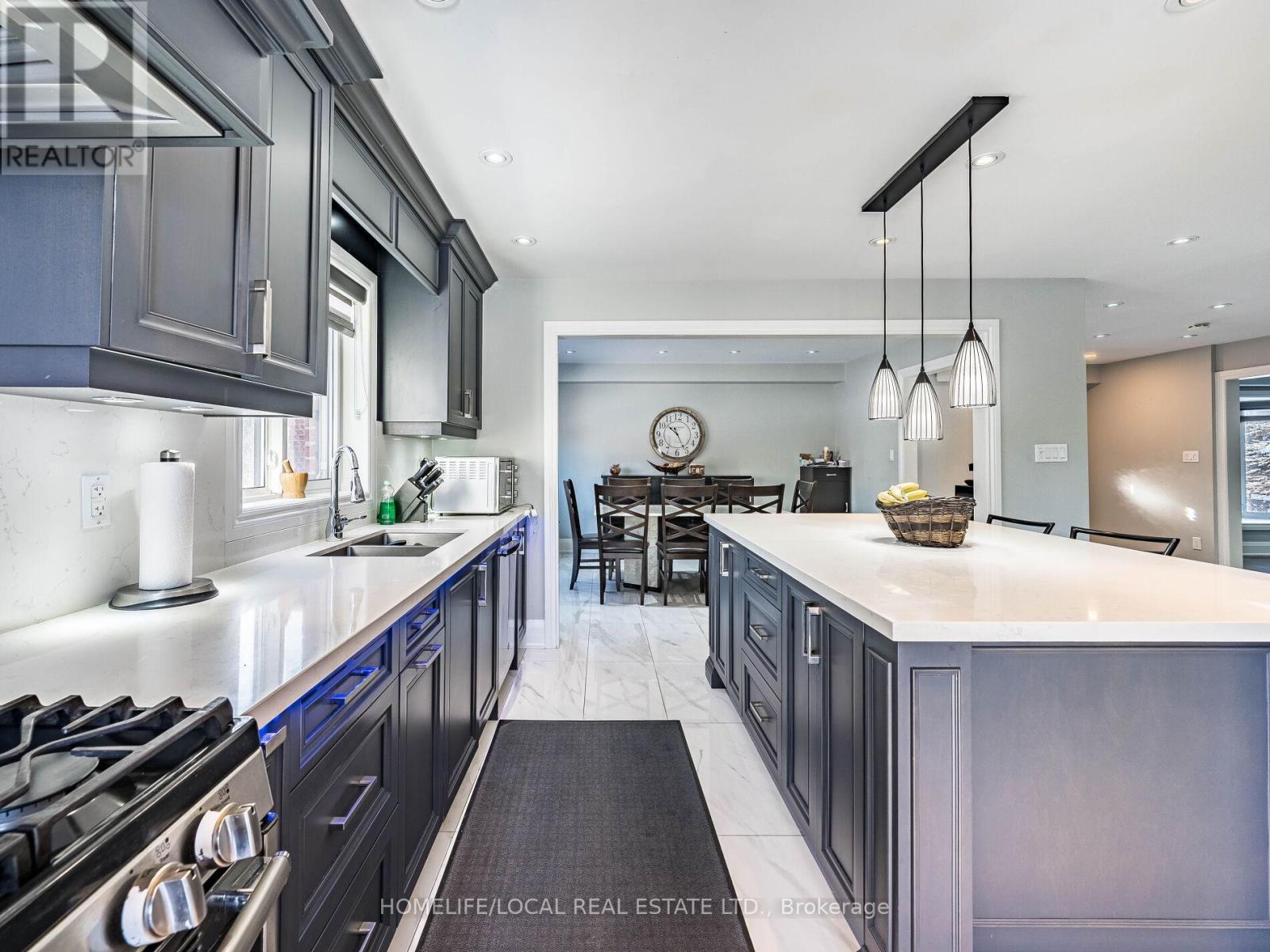 1958 Innisfil Heights Crescent, Innisfil, Ontario  L9S 4A9 - Photo 13 - N12615074